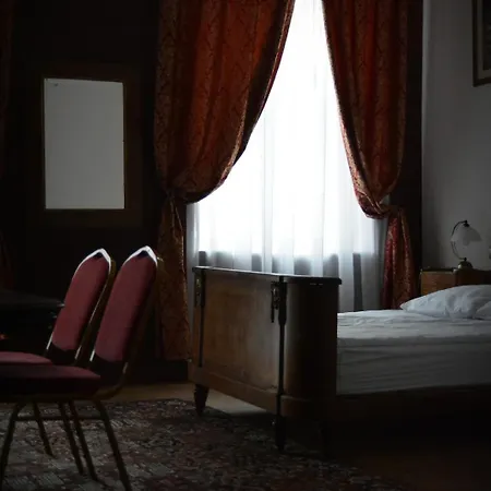 Hotel Villa Prussa アパートホテル