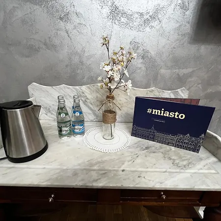 Lodzki Palacyk W Nowej Odslonie Apartmanhotel