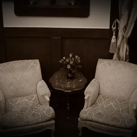 Lodzki Palacyk W Nowej Odslonie Lägenhetshotell Łódź