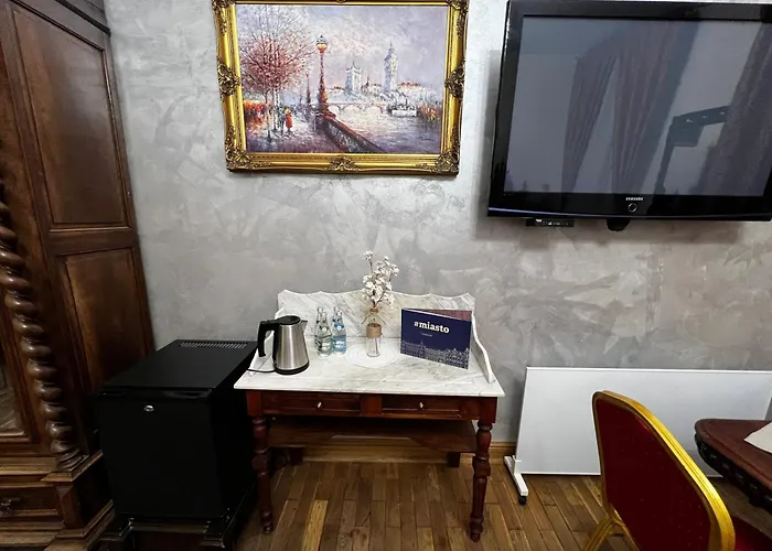 Lodzki Palacyk W Nowej Odslonie Apartmanhotel