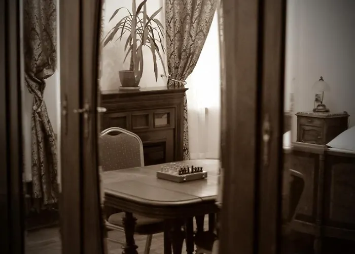 Lodzki Palacyk W Nowej Odslonie Apartmanhotel