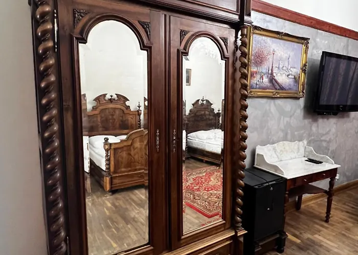 Lodzki Palacyk W Nowej Odslonie Apartmanhotel